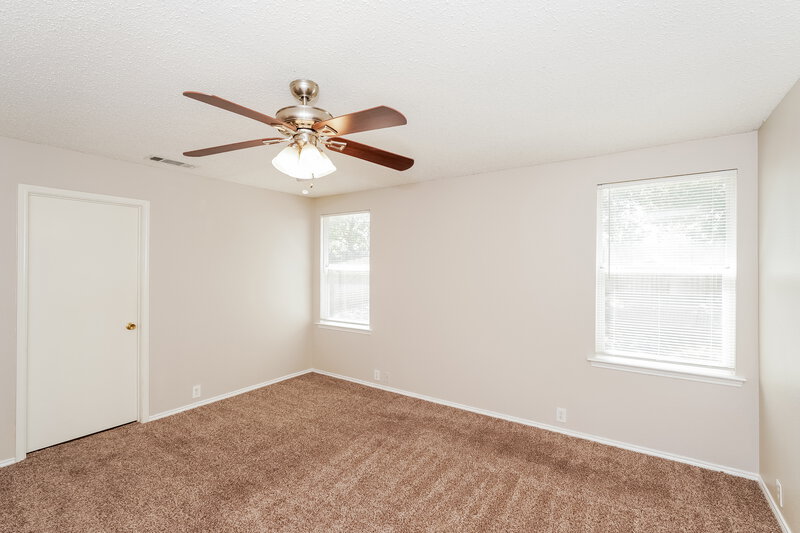 2,270/Mo, 1519 Columbia Dr Glenn Heights, TX 75154 Main Bedroom View