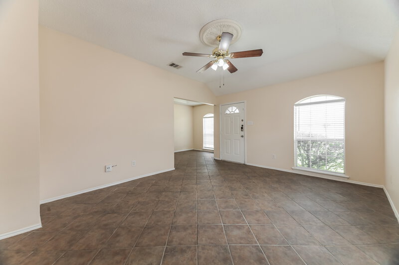 2,005/Mo, 1217 Brittany Way Seagoville, TX 75159 Living Room View 3