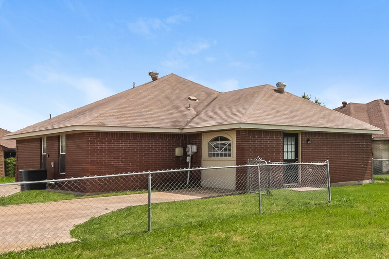 2,005/Mo, 1217 Brittany Way Seagoville, TX 75159 Rear View