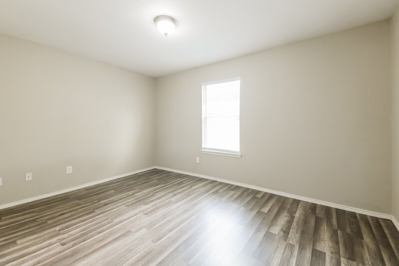 1,950/Mo, 813 Huddleston Ct Seagoville, TX 75159 Bedroom View 2