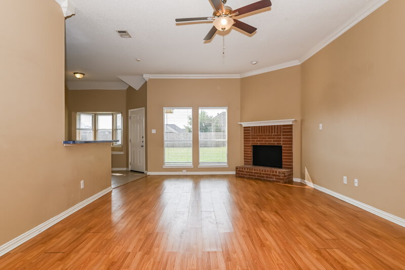 2,860/Mo, 718 Grandview Ave Seagoville, TX 75159 Living Room View 3