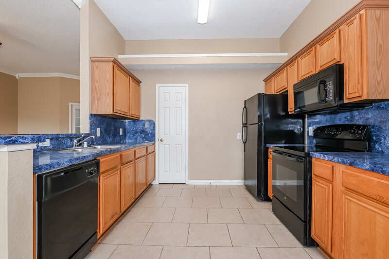 2,860/Mo, 718 Grandview Ave Seagoville, TX 75159 Kitchen View 3