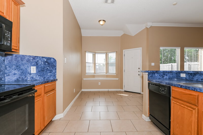 2,860/Mo, 718 Grandview Ave Seagoville, TX 75159 Kitchen View 5