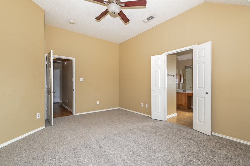 2,860/Mo, 718 Grandview Ave Seagoville, TX 75159 Main Bedroom View 2
