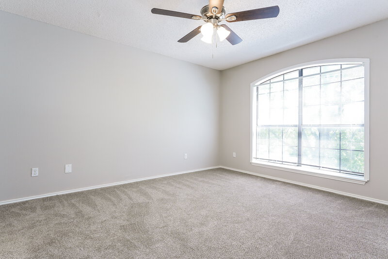 1,895/Mo, 1711 Bluffview Dr Balch Springs, TX 75180 Main Bedroom View