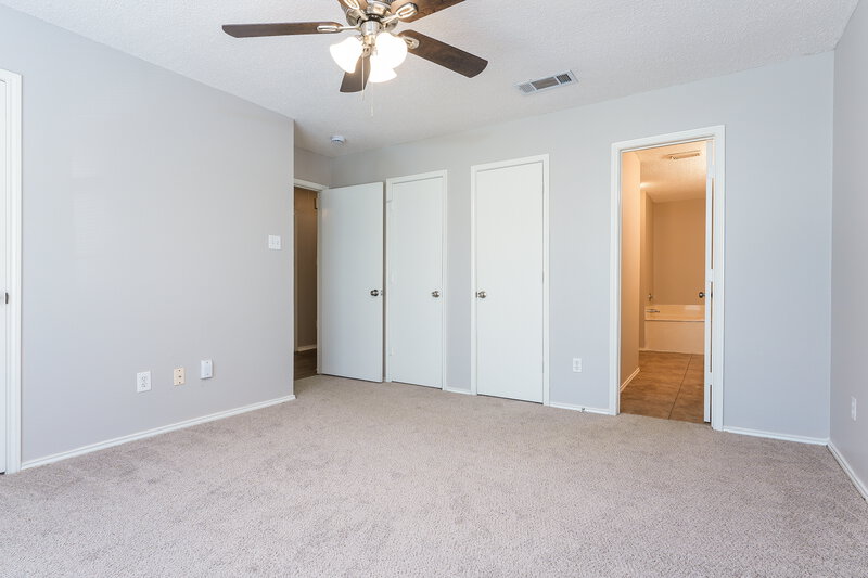 1,895/Mo, 1711 Bluffview Dr Balch Springs, TX 75180 Main Bedroom View 2