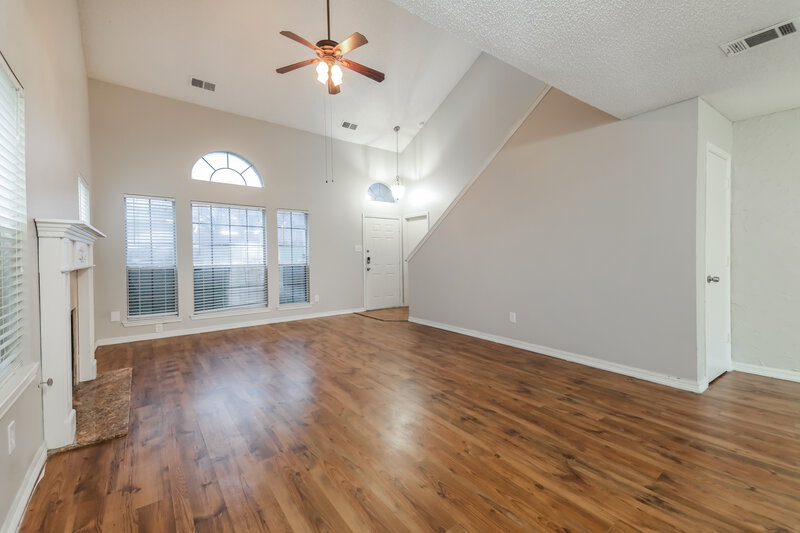 2,030/Mo, 1704 Hillside Dr Balch Springs, TX 75180 Living Room View 2