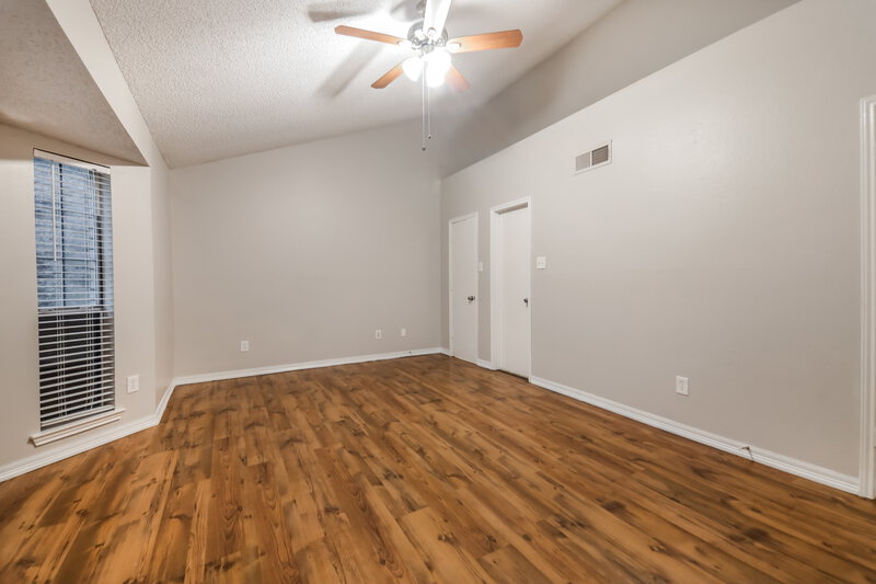 2,030/Mo, 1704 Hillside Dr Balch Springs, TX 75180 Main Bedroom View 2