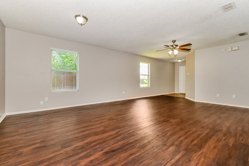 2,080/Mo, 3808 Kenzie Ct Balch Springs, TX 75180 Living Room View