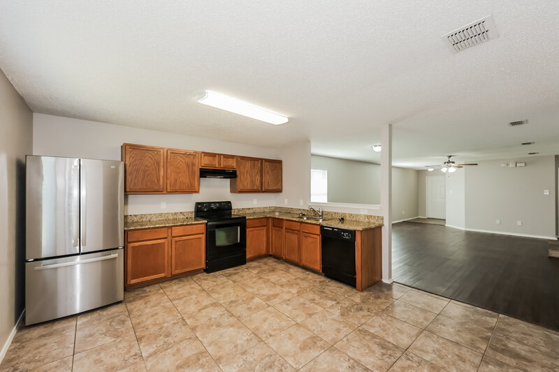 2,135/Mo, 3808 Kenzie Ct Balch Springs, TX 75180 Kitchen View