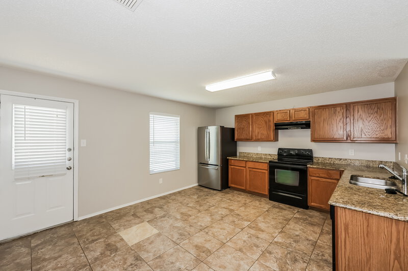 2,135/Mo, 3808 Kenzie Ct Balch Springs, TX 75180 Kitchen View 2
