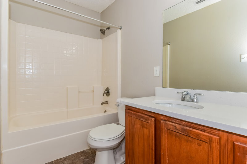 2,080/Mo, 3808 Kenzie Ct Balch Springs, TX 75180 Bathroom View