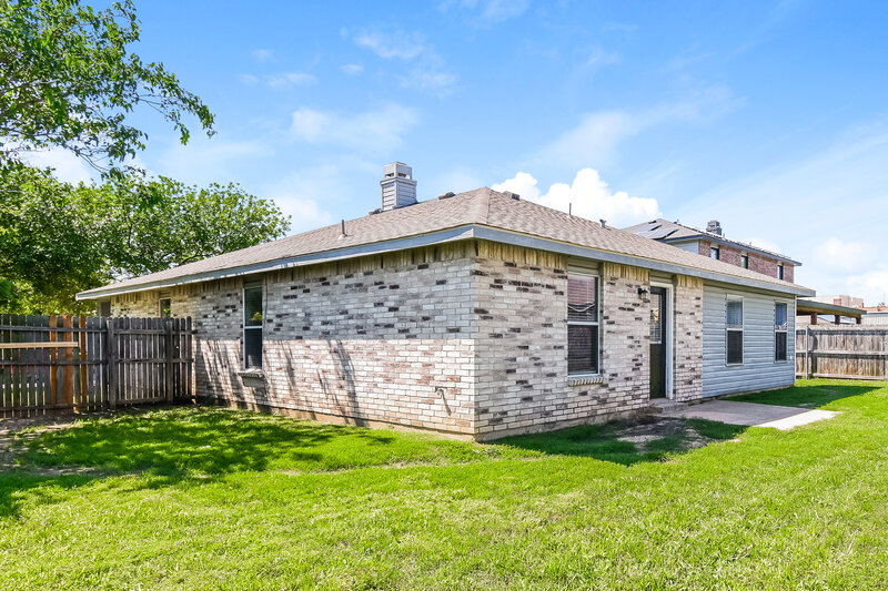 2,080/Mo, 3808 Kenzie Ct Balch Springs, TX 75180 Rear View