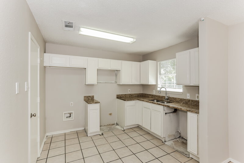 2,830/Mo, 4530 Lizzy Dr Dallas, TX 75211 Kitchen View