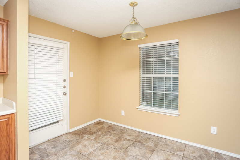 1,955/Mo, 4471 Posada Dr Dallas, TX 75211 Dining Room View