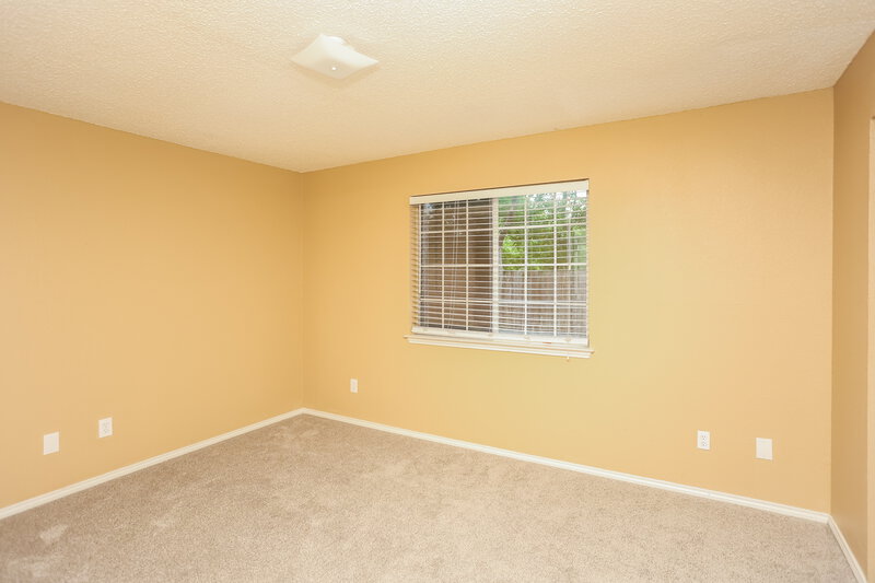 1,955/Mo, 4471 Posada Dr Dallas, TX 75211 Main Bedroom View