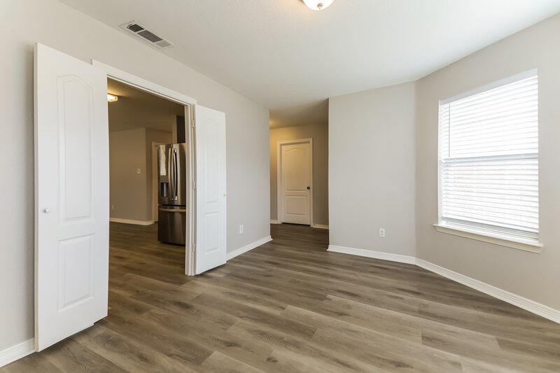 1,960/Mo, 7015 London Fog Dr Dallas, TX 75227 Dining Room View 2