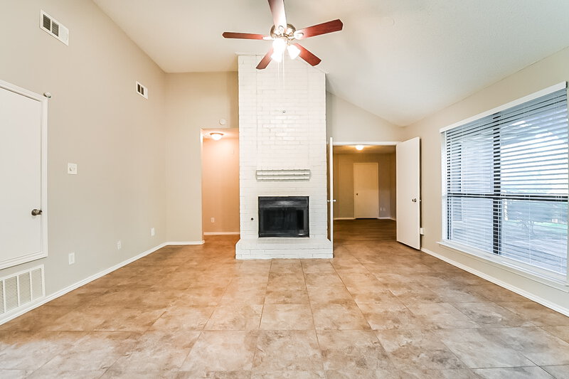 1,975/Mo, 5609 Winding Woods Trail Dallas, TX 75227 Living Room View