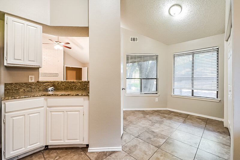 1,975/Mo, 5609 Winding Woods Trail Dallas, TX 75227 Kitchen View