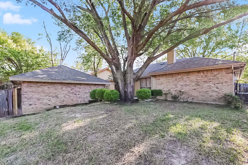 1,975/Mo, 5609 Winding Woods Trail Dallas, TX 75227 Rear View
