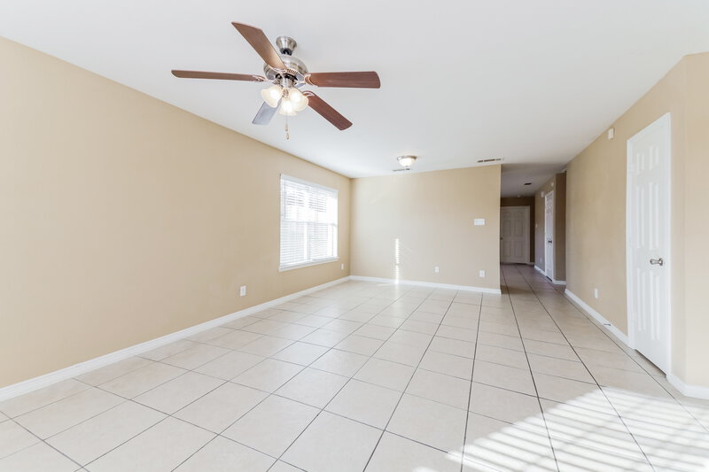 2,135/Mo, 7103 London Fog Dr Dallas, TX 75227 Living Room View