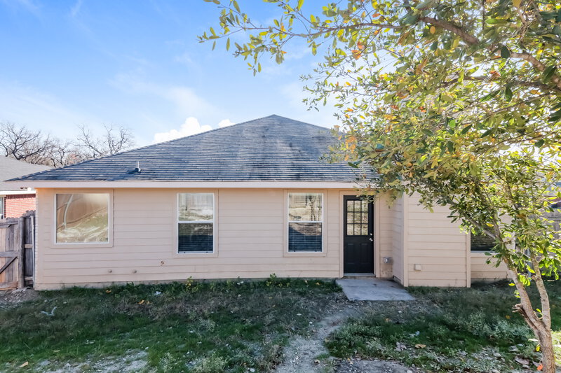 2,135/Mo, 7103 London Fog Dr Dallas, TX 75227 Rear View