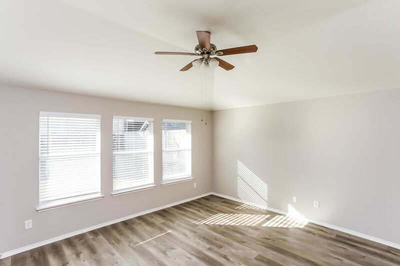0/Mo, 238 Los Cabos Dr Dallas, TX 75232 Living Room View 2