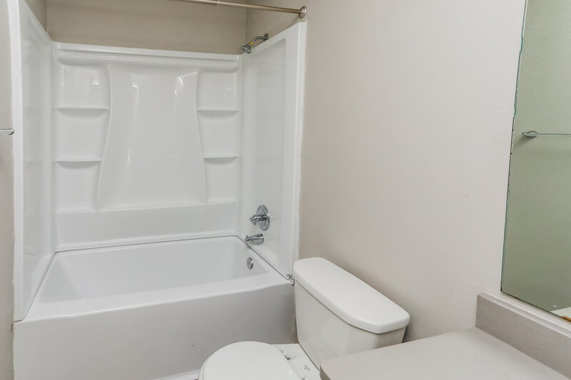 0/Mo, 238 Los Cabos Dr Dallas, TX 75232 Bathroom View