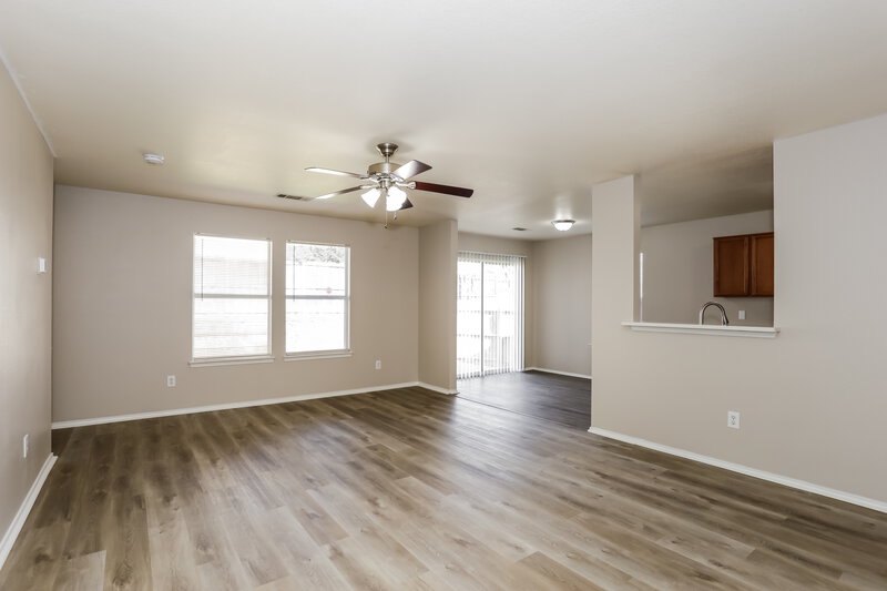 2,460/Mo, 2937 St David Dr Dallas, TX 75233 Living Room View 2