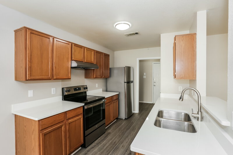 2,460/Mo, 2937 St David Dr Dallas, TX 75233 Kitchen View 2