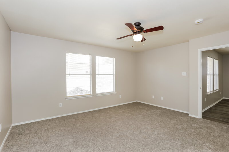 2,460/Mo, 2937 St David Dr Dallas, TX 75233 Main Bedroom View