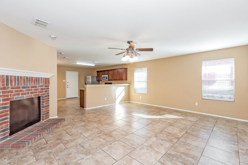 1,975/Mo, 6620 Whitneyglen Dr Dallas, TX 75241 Living Room View 3