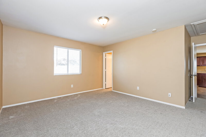 1,975/Mo, 6620 Whitneyglen Dr Dallas, TX 75241 Main Bedroom View 2