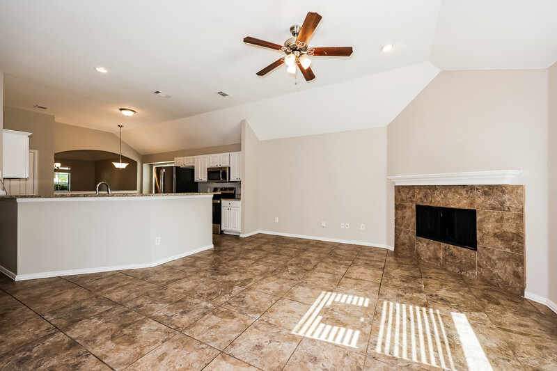 2,175/Mo, 7317 Sierra Way Dallas, TX 75241 Living Room View 2