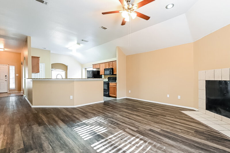 2,305/Mo, 7226 Sierra Way Dallas, TX 75241 Living Room View