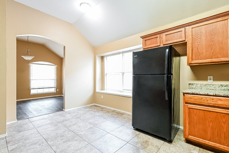 2,305/Mo, 7226 Sierra Way Dallas, TX 75241 Kitchen View 2
