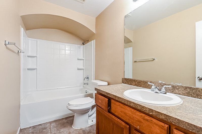 2,305/Mo, 7226 Sierra Way Dallas, TX 75241 Bathroom View
