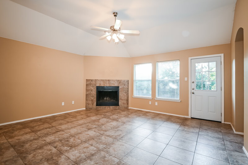 2,525/Mo, 7218 Sierra Way Dallas, TX 75241 Living Room View 3