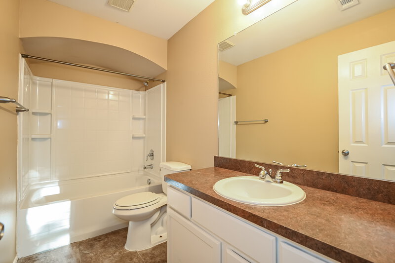2,525/Mo, 7218 Sierra Way Dallas, TX 75241 Bathroom View