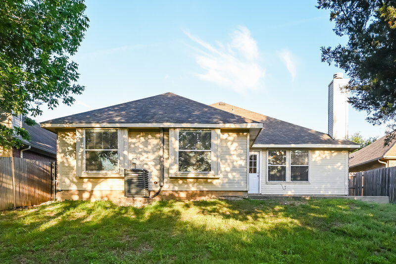 2,525/Mo, 7218 Sierra Way Dallas, TX 75241 Rear View
