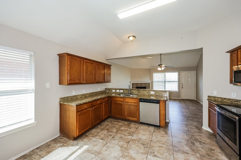 1,945/Mo, 7305 Sierra Way Dallas, TX 75241 Kitchen View 2