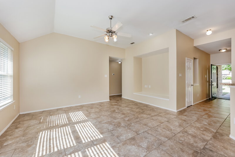 1,900/Mo, 7312 Sierra Way Dallas, TX 75241 Living Room View