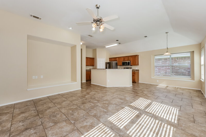 1,900/Mo, 7312 Sierra Way Dallas, TX 75241 Living Room View 2