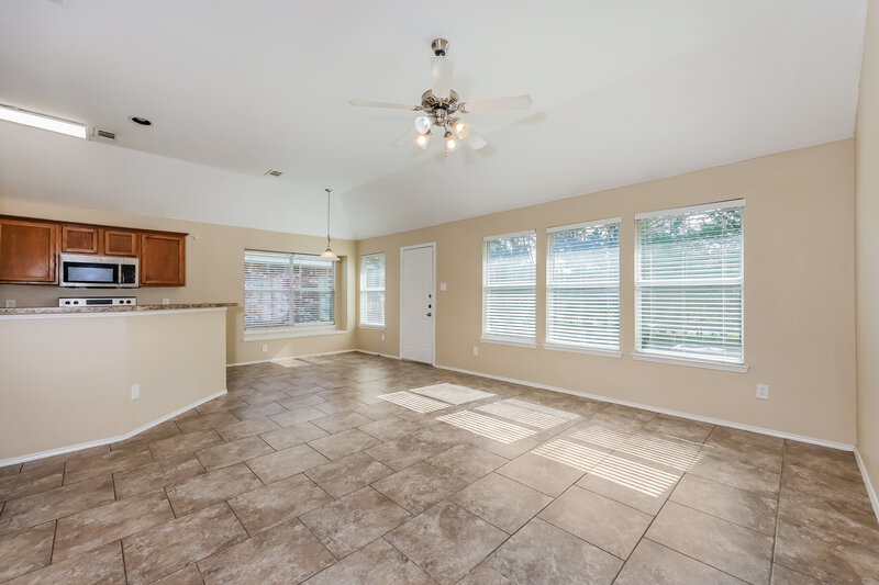 1,900/Mo, 7312 Sierra Way Dallas, TX 75241 Living Room View 3