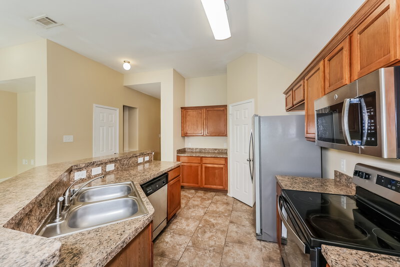 1,900/Mo, 7312 Sierra Way Dallas, TX 75241 Kitchen View