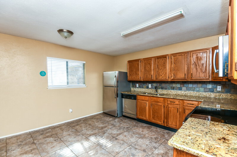 2,080/Mo, 7406 Cloverglen Dr Dallas, TX 75249 Kitchen View