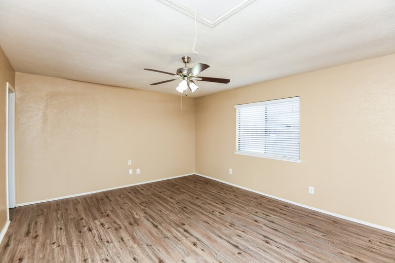 2,080/Mo, 7406 Cloverglen Dr Dallas, TX 75249 Main Bedroom View