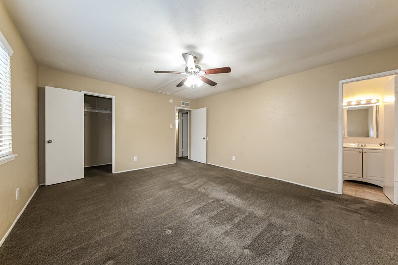 2,080/Mo, 7406 Cloverglen Dr Dallas, TX 75249 Main Bedroom View 2