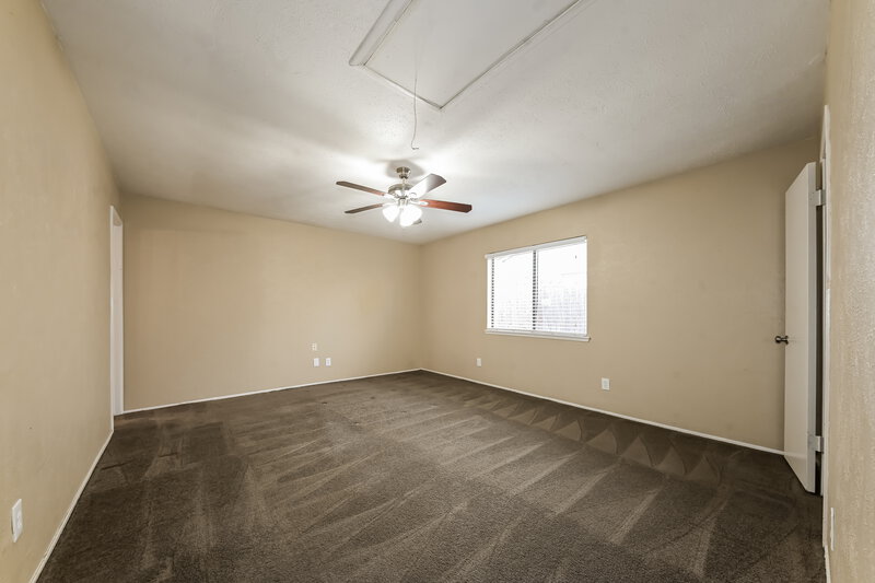 2,080/Mo, 7406 Cloverglen Dr Dallas, TX 75249 Main Bedroom View 3