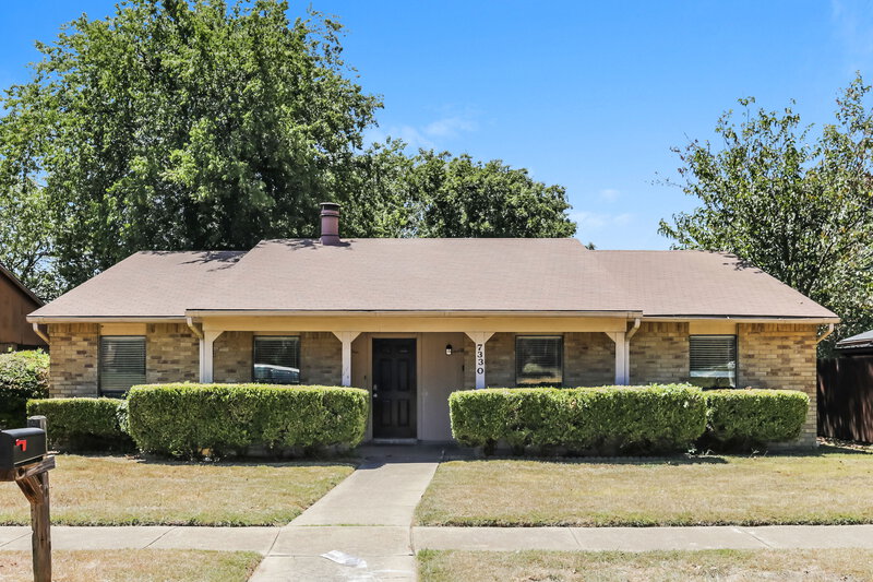 2,170/Mo, 7330 Cloverglen Dr Dallas, TX 75249 External View